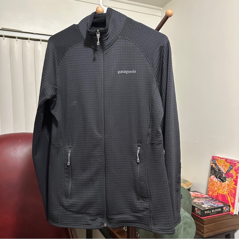 Patagonia Women’s R1 Regulator Fleece Jacket Black Size M Grid Full Zip